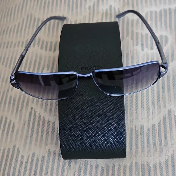 🦋2XHP🦋PRADA Vintage 1st Series Sunglasses VPR 62B 59-12 - Picture 3 of 10